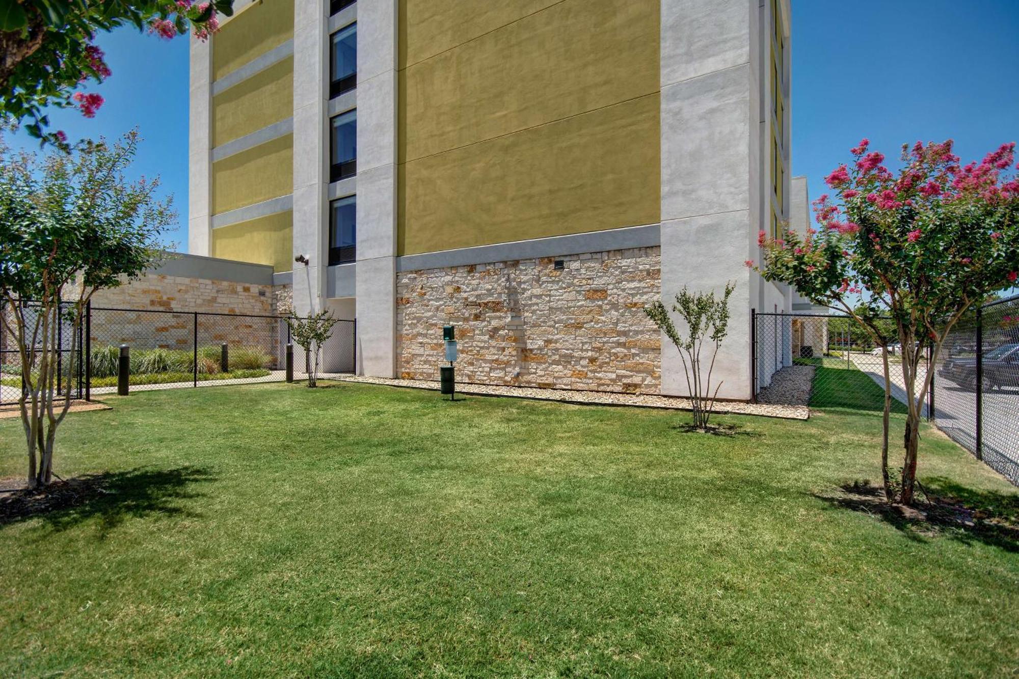 Home2 Suites By Hilton Dallas Аддисон Экстерьер фото